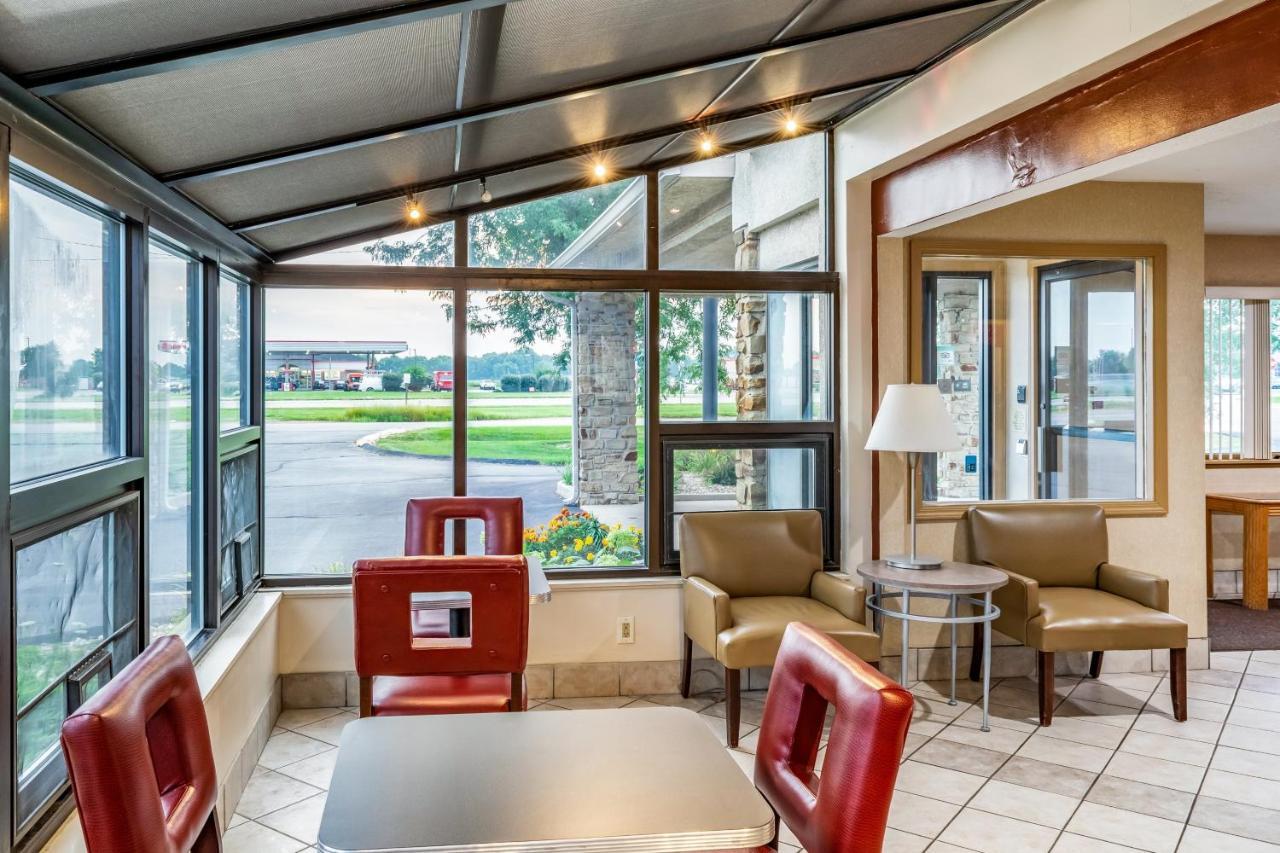 Red Roof Inn Columbus - Taylorsville Buitenkant foto