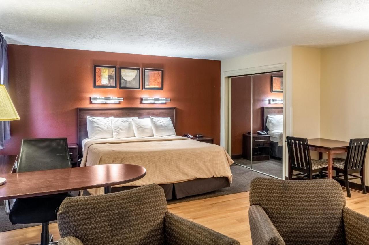 Red Roof Inn Columbus - Taylorsville Buitenkant foto