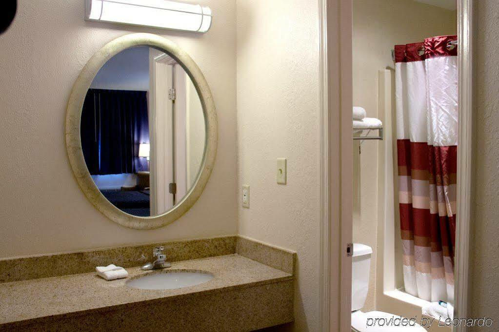 Red Roof Inn Columbus - Taylorsville Buitenkant foto